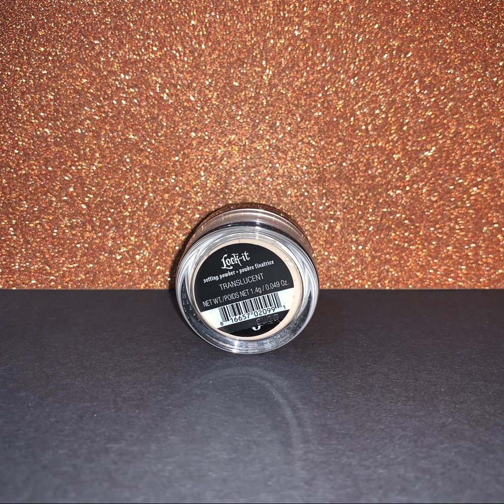 KAT VON D Lock-It Setting Powder in Translucent